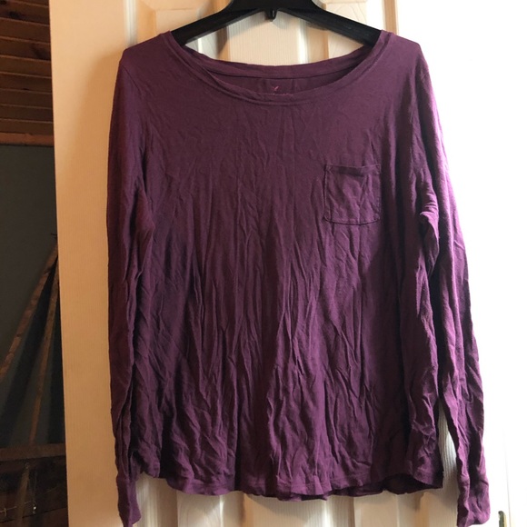American Eagle Outfitters Tops - American Eagle long sleeved tshirt